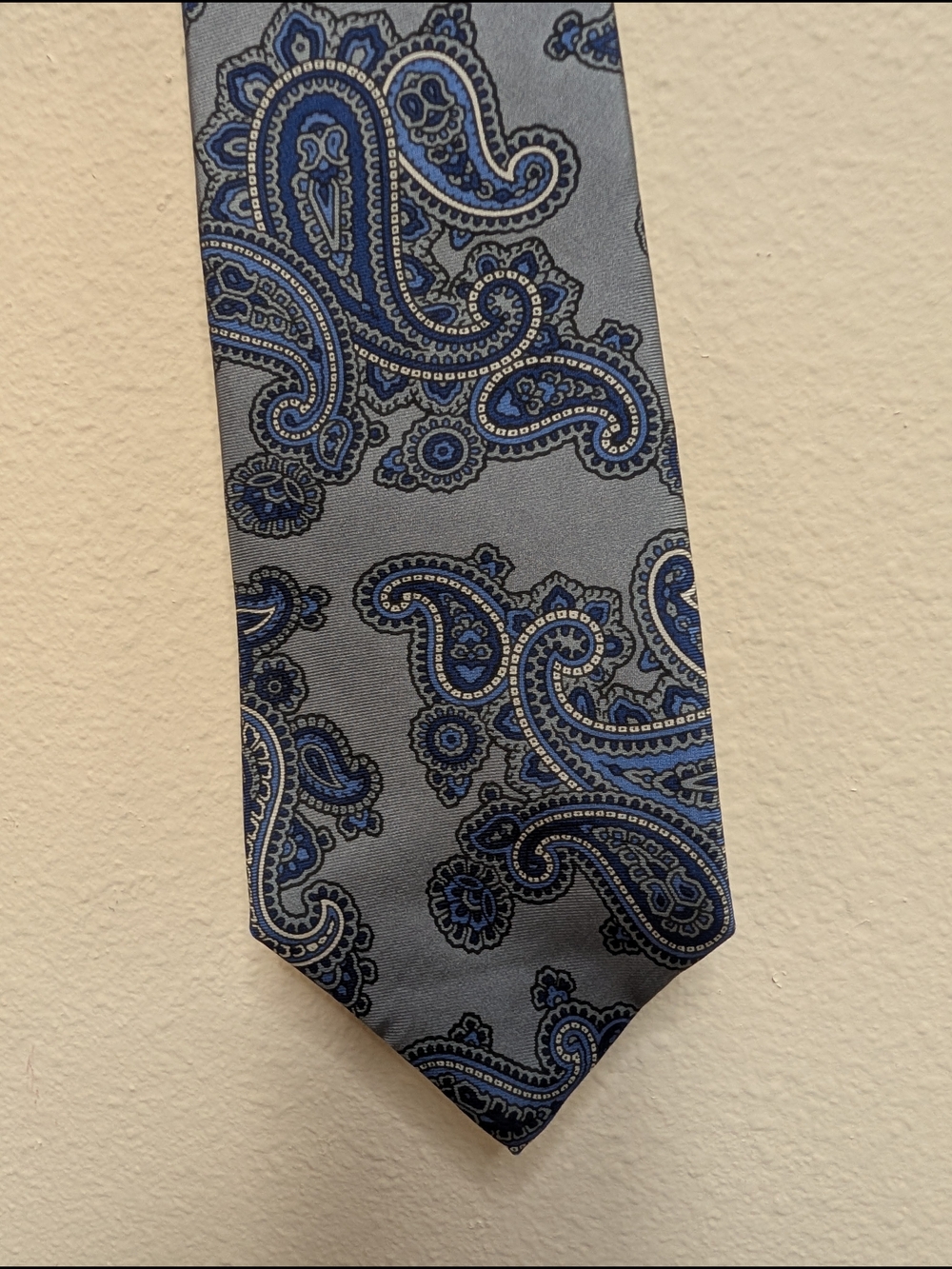 Dillard's Tie Grey Blue Paisley 100% Italian Silk Made in USA Vintage